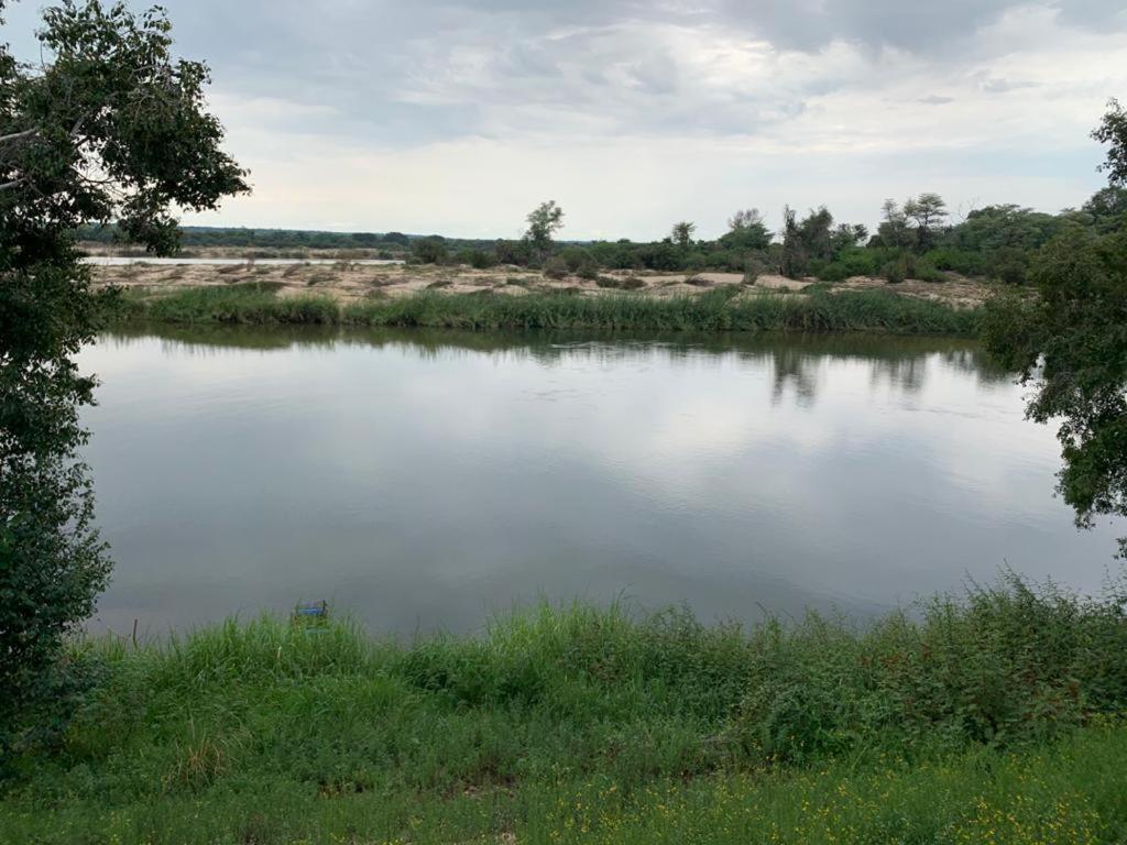 Juda Haus Lodge Katima Mulilo Bagian luar foto
