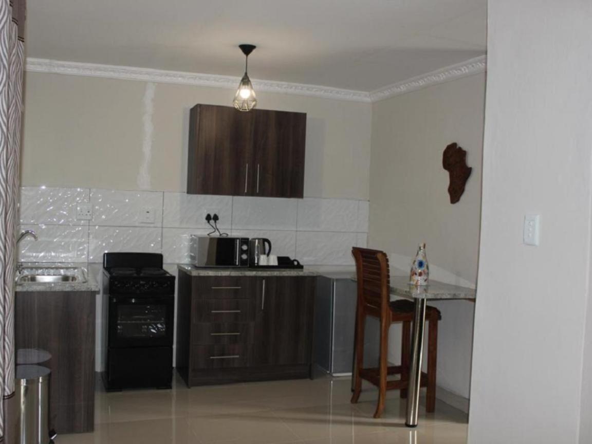 Juda Haus Lodge Katima Mulilo Bagian luar foto