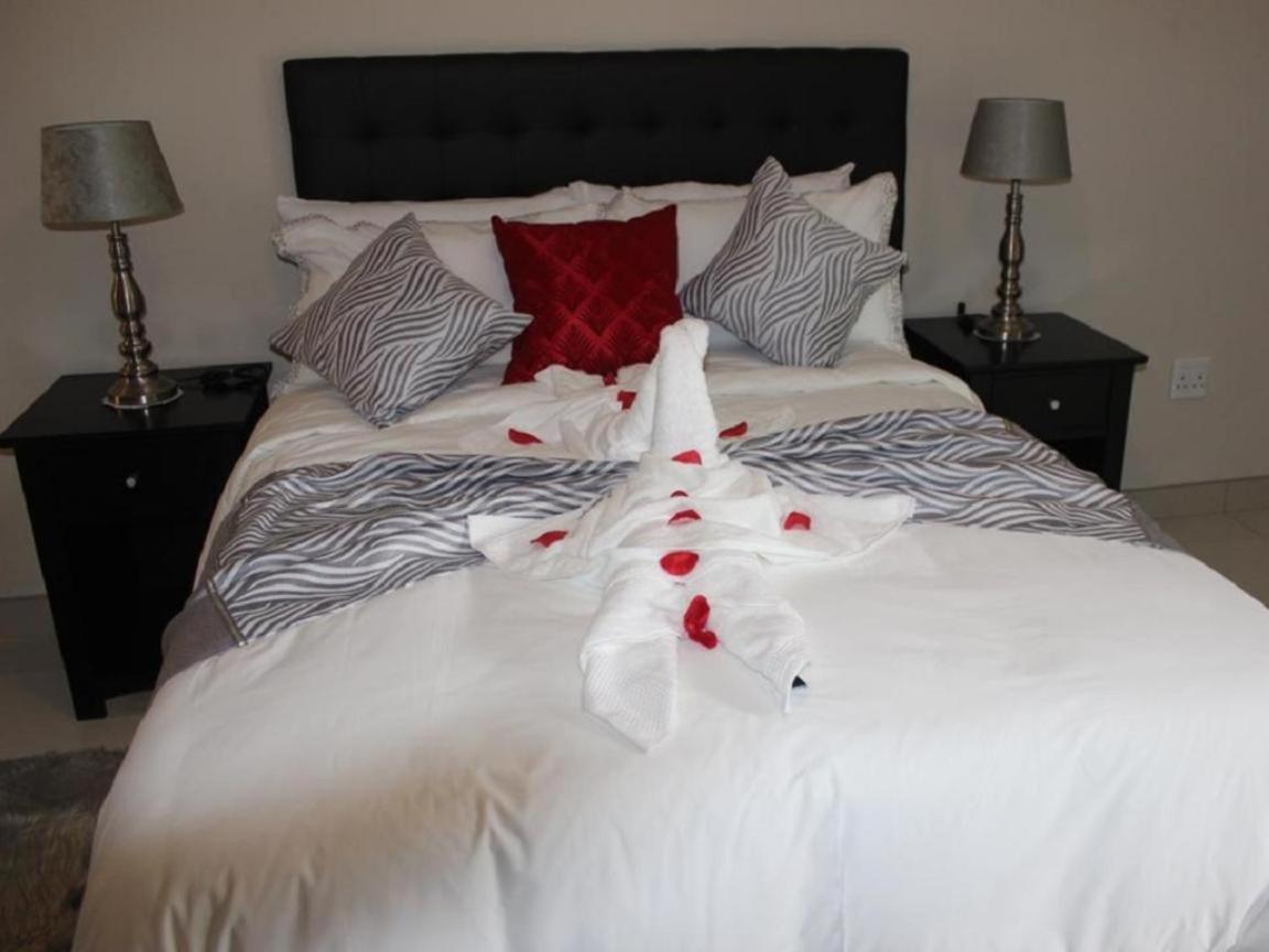 Juda Haus Lodge Katima Mulilo Bagian luar foto