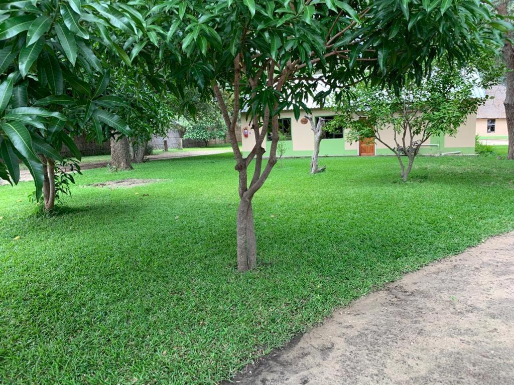 Juda Haus Lodge Katima Mulilo Bagian luar foto