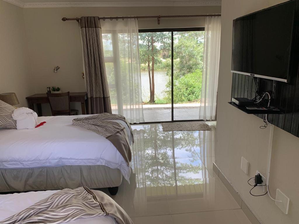 Juda Haus Lodge Katima Mulilo Bagian luar foto