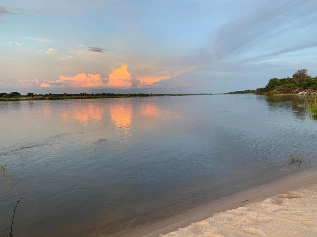 Juda Haus Lodge Katima Mulilo Bagian luar foto