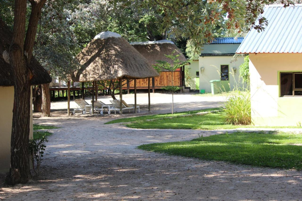 Juda Haus Lodge Katima Mulilo Bagian luar foto